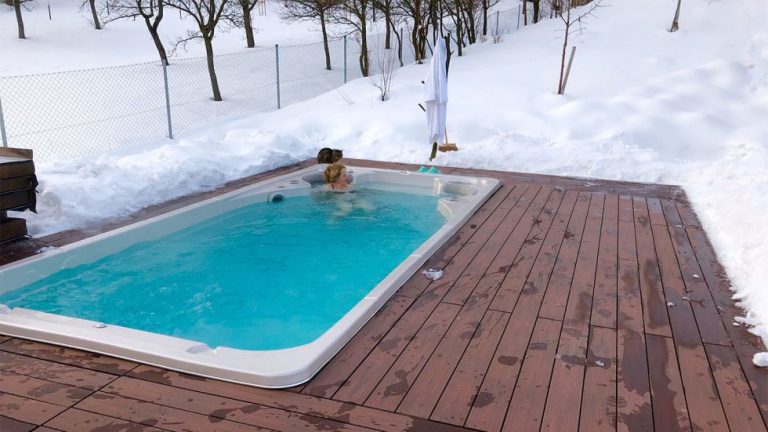 Read more about the article BEST SWIM SPAS FOR CANADIAN WINTERS