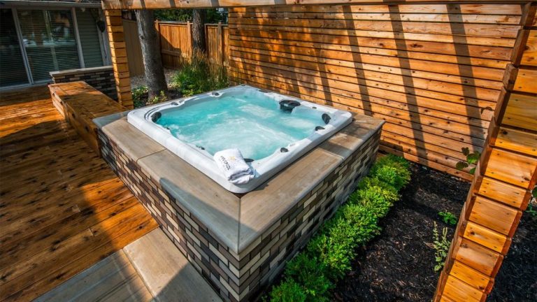 Read more about the article THE 6 MOST COMMON HOT TUB MYTHS